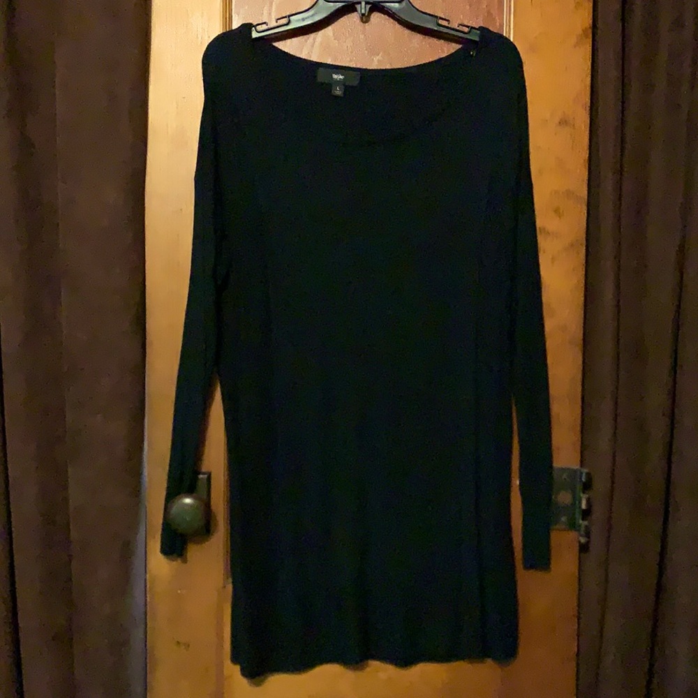 Black sweater tunic, large. Perfect with leggings!